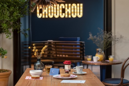 Les petits déjeuners sont servis dans le bar. Les petits déjeuners sont servis dans le bar.