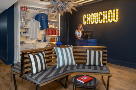 La réception et boutique du Chouchou Hôtel. La réception et boutique du Chouchou Hôtel.