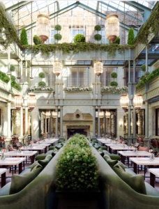 À Londres, le nouveau NoMad Hotel et son immense atrium-restaurant.