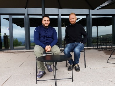 Emile Leroy-Jönsson, créateur et propriétaire du 48° Nord, avec le chef Frédéric Metzger.