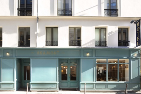 La façade de l'hôtel Gramont, à Paris (Iie). La façade de l'hôtel Gramont, à Paris (Iie).