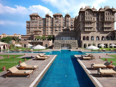 Le Raffles Udaipur en Inde, installé sur une īle du Rajasthan.