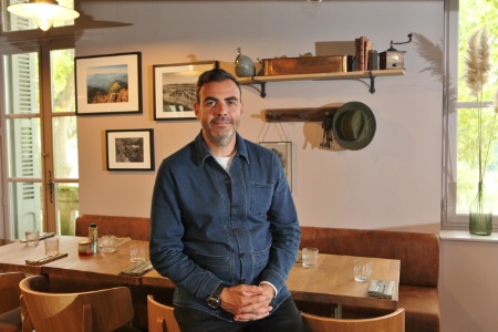 Denis Allegrini dans son restaurant Les Terrasses. Denis Allegrini dans son restaurant Les Terrasses.