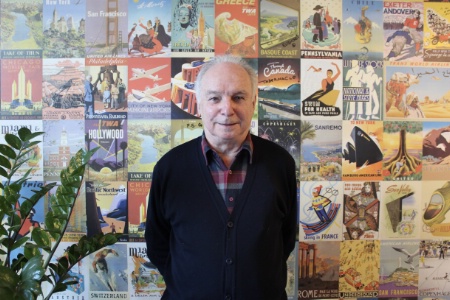 Yves Escudier a géré l'hôtel Les Lauriers roses de 1985 à 2016, année où il a passé le flambeau à son fils, Antoine Escudier. Yves Escudier a géré l'hôtel Les Lauriers roses de 1985 à 2016, année où il a passé le flambeau à son fils, Antoine Escudier.