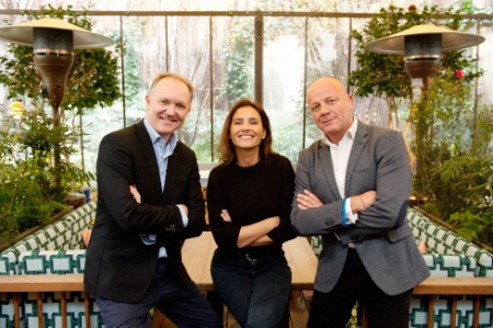 De gauche à droite : Yannick Gavelle directeur général, Virginie Ledoyen, ambassadrice de la marque, et Nicolas Dubois, associé. De gauche à droite : Yannick Gavelle directeur général, Virginie Ledoyen, ambassadrice de la marque, et Nicolas Dubois, associé.