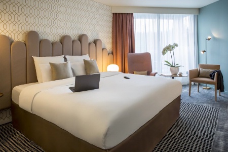 Les chambres de l'hôtel Mercure ont été rénovées dans un esprit cocoon, avec des couleurs douces. Les chambres de l'hôtel Mercure ont été rénovées dans un esprit cocoon, avec des couleurs douces.
