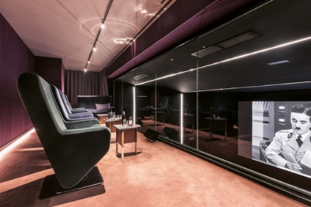 La loge, qui offre un accès privé au-dessus de l'une des salles du cinéma mk2, et directement accessible via les couloirs de l'hôtel.