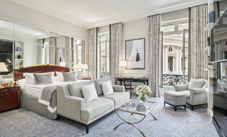 Une Junior Suite de l'hôtel Intercontinental Paris Le Grand.
