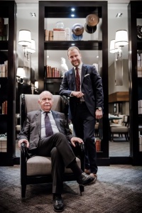 Henri Ducret, ici avec son fils Charles-Henri Ducret, qui a pris les rênes du Park Hôtel. Henri Ducret, ici avec son fils Charles-Henri Ducret, qui a pris les rênes du Park Hôtel.