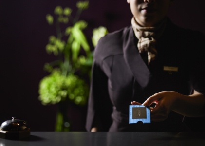 Pour sa marque Sofitel, Accor a édité un guide qui préconise des uniformes made in France. Pour sa marque Sofitel, Accor a édité un guide qui préconise des uniformes made in France.