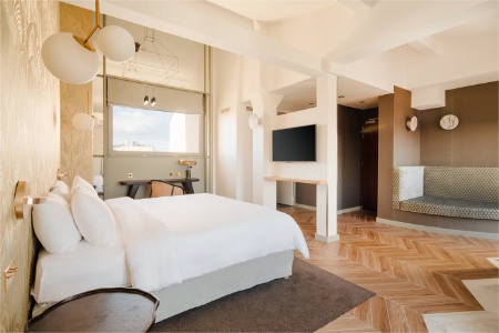 Suite du Sonder Atala, à Paris (VIIIe).