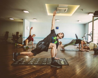 L'hôtel Fontcaude fait intervenir des coachs pour diriger des activités de sport et bien-être.