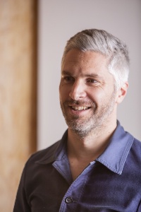 L'architecte d'intérieur Michael Malapert privilégie le durable, 'sans dégrader l'expérience client'.