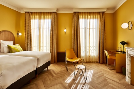 Couleur jaune d'or pour certaines chambres de l'hôtel de Cambis.