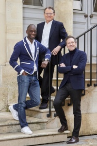 De gauche à droite :  Éric Omgba, Yann Caillère, et Jérôme Bosc, à la tête du groupe Alboran Hotels & Hospitality et fondateurs de la marque FirstName.