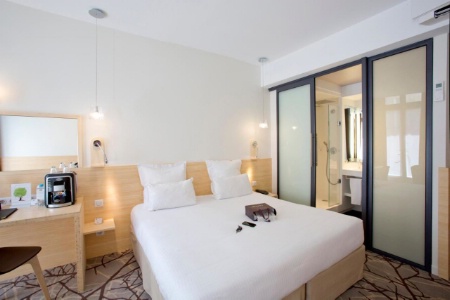 L'une des chambres du Grand Hôtel français à Bordeaux.