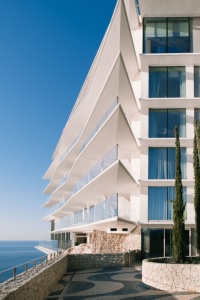 Le Maybourne Riviera et sa façade iconique.