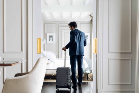 L'enseigne Alfred Hôtels vise les clients d'affaires en voyage dans des villes de 50 000 à 120 000 habitants, ou à fort dynamisme économique.