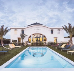 L'hôtel Le Garage, à Biarritz (Pyrénées-Atlantiques). L'hôtel Le Garage, à Biarritz (Pyrénées-Atlantiques).