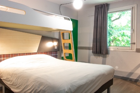 Une chambre de l'hôtel Greet Annecy.