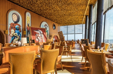 Le TOO Restaurant est dirigé par le chef excécutif Benjamin Six.