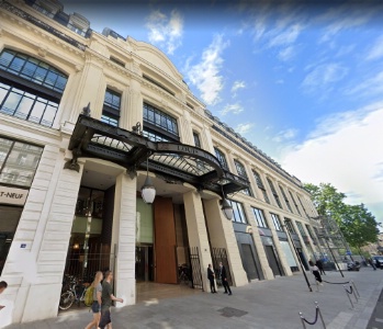 Le siège social de Louis Vuitton devrait abriter un hôtel ainsi que le plus grand magasin de l'enseigne au monde. Le siège social de Louis Vuitton devrait abriter un hôtel ainsi que le plus grand magasin de l'enseigne au monde.
