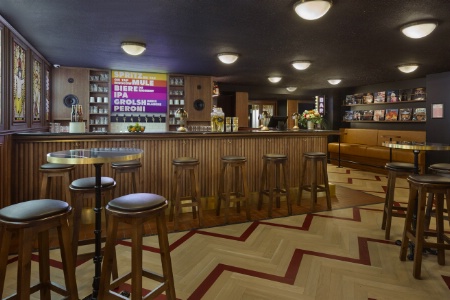 Un bar aux allures de pub new-yorkais.