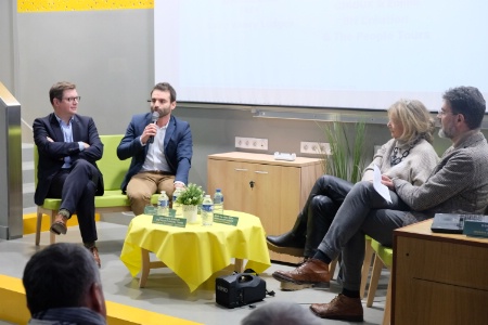 Henry Simpson, IHG, Alexandre Giroux, fondateur de The People Tours, et Anne-Caroline Frey, Loire Valley Lodges à Esvres, débattent des nouveaux modèles hôteliers qu'ils proposent, sous le regard d'Olivier Petit, d'In Extenso. Henry Simpson, IHG, Alexandre Giroux, fondateur de The People Tours, et Anne-Caroline Frey, Loire Valley Lodges à Esvres, débattent des nouveaux modèles hôteliers qu'ils proposent, sous le regard d'Olivier Petit, d'In Extenso.