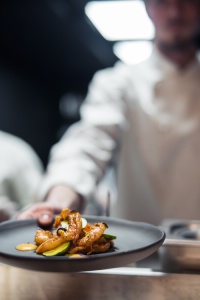 Selon l'AFMR, plus de 41 % des Maîtres restaurateurs estiment que leur établissement est dans une situation difficile, voire critique. Selon l'AFMR, plus de 41 % des Maîtres restaurateurs estiment que leur établissement est dans une situation difficile, voire critique.