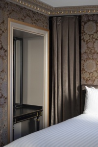 La Junior Suite Sarah Bernard, à l'hôtel Maison Proust, à Paris (IIIe).