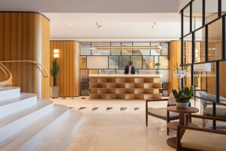 Lobby du Mondrian Cannes.
