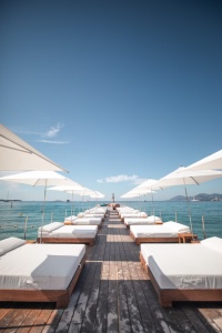 La plage privée Hyde Beach Cannes.