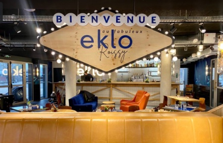 Bar et restaurant au rez-de-chaussée de l'Eklo Roissy.