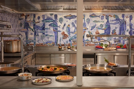 Cuisine ouverte dans le restaurant du chef Dani García, la Chambre bleue.