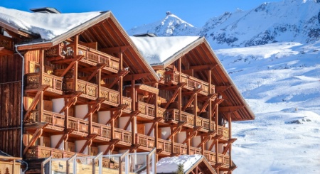 L'hôtel Le Chamois d'or à l'Alpe d'Huez (Isère) a été racheté par Les Étincelles Collection. L'hôtel Le Chamois d'or à l'Alpe d'Huez (Isère) a été racheté par Les Étincelles Collection.