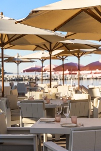 Le restaurant de plage Baba, dirigé par le chef israélien Assaf Granit et son équipe.