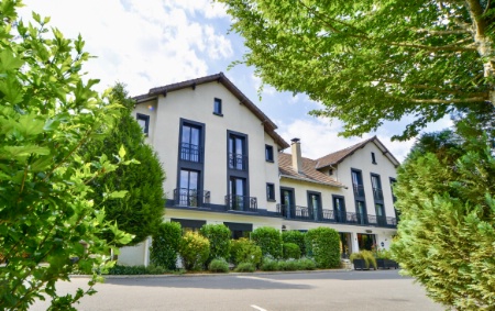 L'hôtel-restaurant La Mire, à Méreau, adhère au groupe Logis Hôtels depuis 2022.
