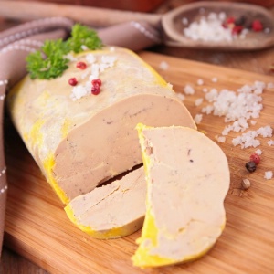 Une fois entamés, les foies gras doivent être consommés dans les trois jours. Une fois entamés, les foies gras doivent être consommés dans les trois jours.