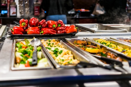 Parmi les aliments mis en cause lors de TIAC, les plats cuisinés sont responsables dans 33 % des cas. Parmi les aliments mis en cause lors de TIAC, les plats cuisinés sont responsables dans 33 % des cas.
