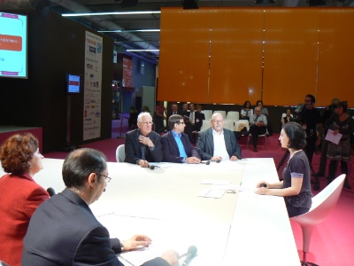 De gauche à droite; on reconnait de dos au premier plan Christine Pujol, Gaëtan Bisson, Florence Demigny qui animait ce débat télévisé sur le salon Equip'hôtel et en second plan Bernard Meyruey, jean-Luc Binet et Jean-François Girault De gauche à droite; on reconnait de dos au premier plan Christine Pujol, Gaëtan Bisson, Florence Demigny qui animait ce débat télévisé sur le salon Equip'hôtel et en second plan Bernard Meyruey, jean-Luc Binet et Jean-François Girault