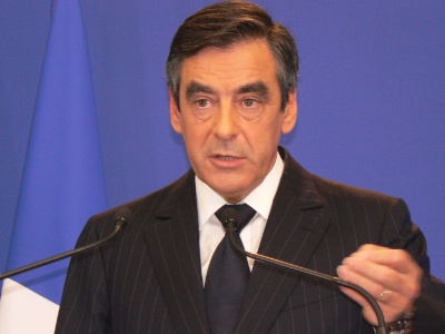 'Notre souveraineté économique, financière et sociale exige des efforts collectifs et prolongés et même quelques sacrifices', a déclaré le Premier ministre François Fillon. 'Notre souveraineté économique, financière et sociale exige des efforts collectifs et prolongés et même quelques sacrifices', a déclaré le Premier ministre François Fillon.