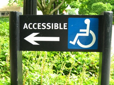 L'accessibilité aux personnes à mobilité réduite, bien qu'elle soit la plus difficile à mettre en oeuvre et la plus coûteuse, ne doit pas faire oublier les autres formes de handicap. L'accessibilité aux personnes à mobilité réduite, bien qu'elle soit la plus difficile à mettre en oeuvre et la plus coûteuse, ne doit pas faire oublier les autres formes de handicap.