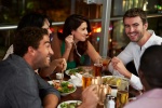 Il faut un vrai repas pour servir de l'alcool avec une licence restaurant