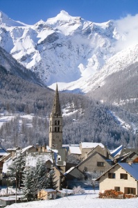 C'est le préfet qui décide d'instaurer un périmètre de protection autour d'une église interdisant l'installation à proximité d'un nouveau débit de boissons. C'est le préfet qui décide d'instaurer un périmètre de protection autour d'une église interdisant l'installation à proximité d'un nouveau débit de boissons.