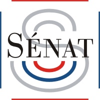Les sénateurs rejettent l'obligation de contrôler l'identité des titulaires d'un pass sanitaire par les cafetiers et restaurateurs. Les sénateurs rejettent l'obligation de contrôler l'identité des titulaires d'un pass sanitaire par les cafetiers et restaurateurs.