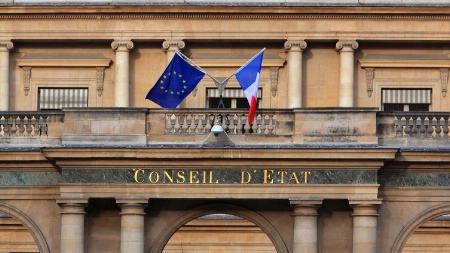 Le conseil d'Etat a jugé jeudi 23 mars 2023 que les dark stores sont des entrepôts au sens du code de l'urbanisme et du plan local d'urbanisme parisien. Le conseil d'Etat a jugé jeudi 23 mars 2023 que les dark stores sont des entrepôts au sens du code de l'urbanisme et du plan local d'urbanisme parisien.