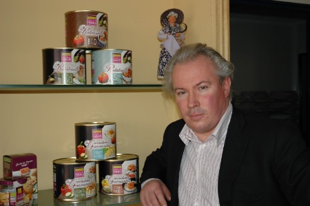 Thierry Goubault, l'actuel dirigeant de la société Charles Faraud, présente la gamme 'Gastronomie' que le spécialiste français de la préparation des fruits et légumes vient de lancer à destination des restaurateurs Thierry Goubault, l'actuel dirigeant de la société Charles Faraud, présente la gamme 'Gastronomie' que le spécialiste français de la préparation des fruits et légumes vient de lancer à destination des restaurateurs