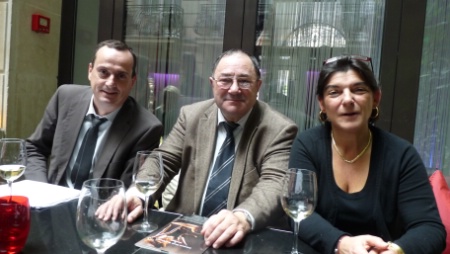 De gauche à droite : Christian Groll commissaire du salon, Pierre Aguilas, président du salon, et Claire Duchêne, directrice marketing d'Interloire. De gauche à droite : Christian Groll commissaire du salon, Pierre Aguilas, président du salon, et Claire Duchêne, directrice marketing d'Interloire.