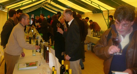 48 viticulteurs et 230 professionnels se sont rencontrés lors de l'opération. 48 viticulteurs et 230 professionnels se sont rencontrés lors de l'opération.