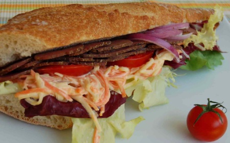 L’émincé de pastrami de boeuf. L’émincé de pastrami de boeuf.